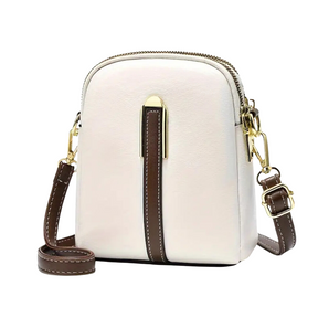 Bolsa de Ombro Fendy Feita em Couro